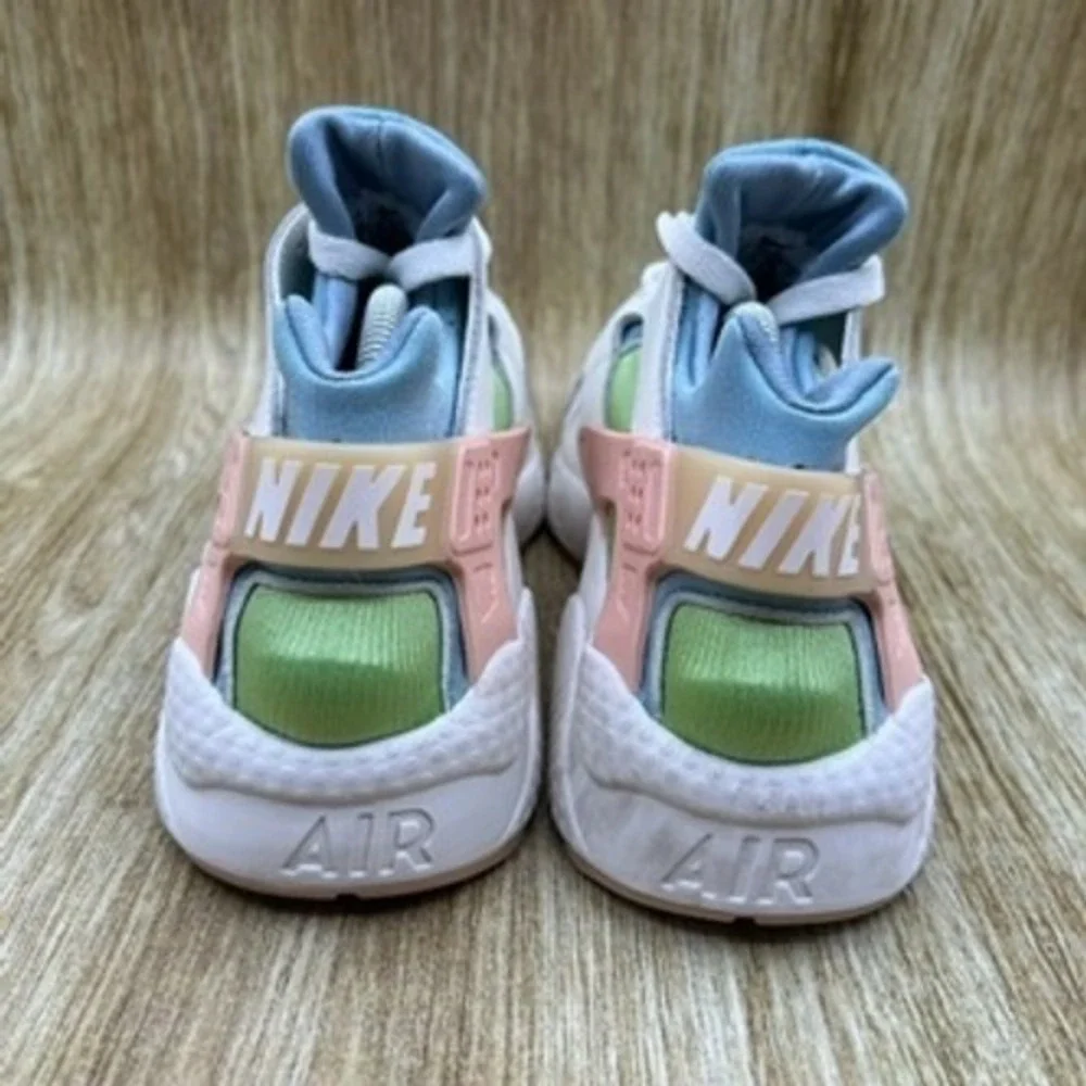 Nike Air Huarache Women's‎ Size 8 Shoes Sneakers Sun Club Multicolor DQ0117-100